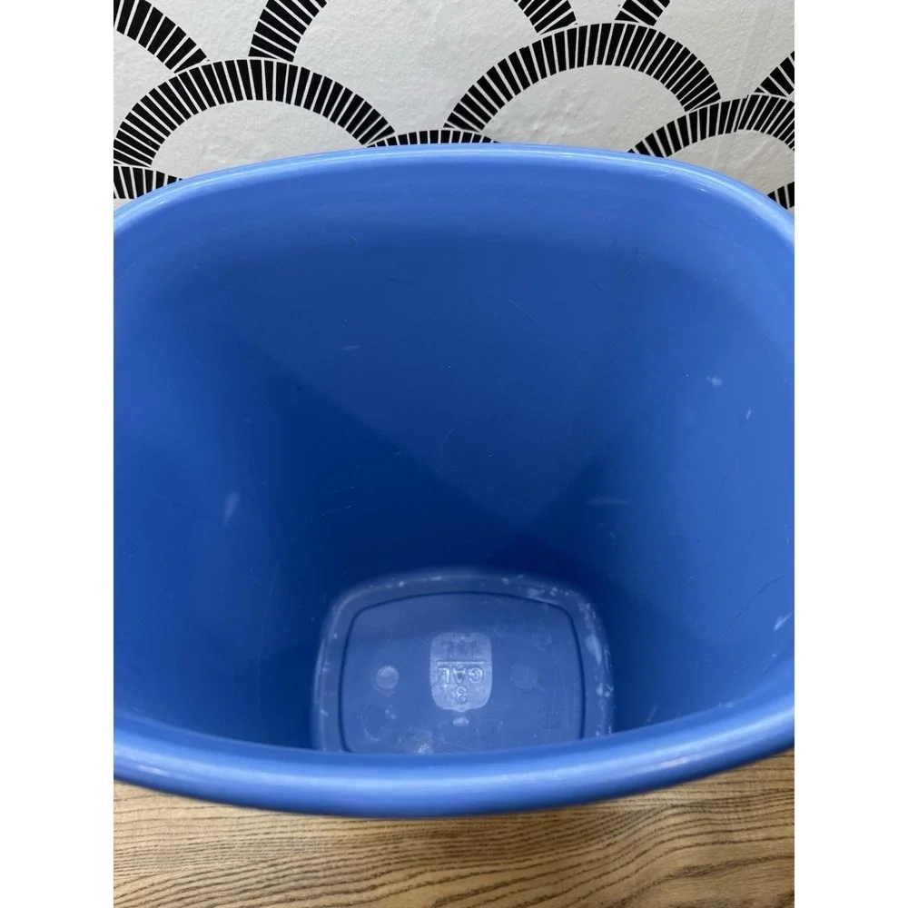 VTG 1998 Contour‎ Rubbermaid Vanity Waste Basket Trash can 2305 Blue 3 Gal